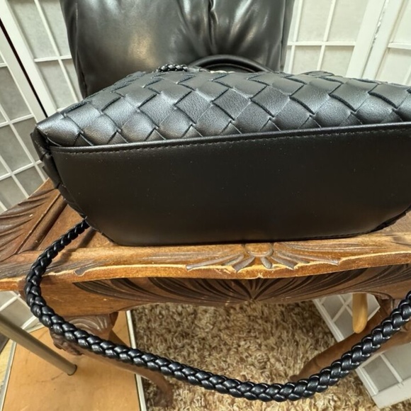 a.New.Day,Woman purse  $22 Each,Black,Zipper,Pockets,shoulder bags,Medium.! - Picture 3 of 10